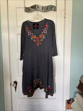 Johnny Was Las Angeles Embroidered V-Neck Gray Floral Midi Dress Size L
